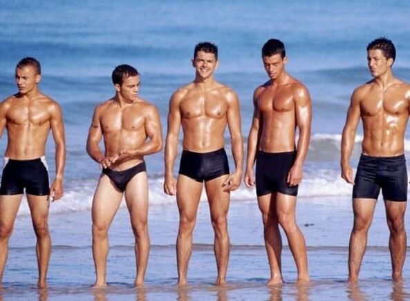 homes na praia con galos agrandados